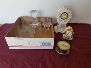 lot 31 image: Home decorations