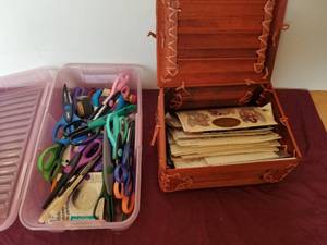 lot 37 image: Crafting supplies