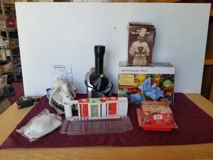 lot 40 image: KITCHEN ITEMS