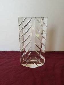 lot 51 image: Crystal Vase