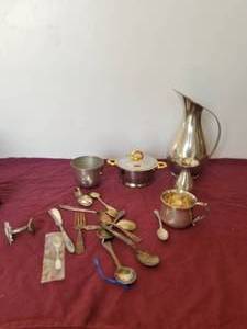 lot 68 image: Vintage pewter metal collectibles