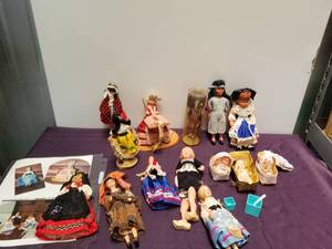 lot 107 image: Vintage Dolls
