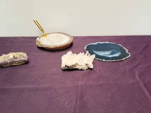 lot 129 image: Rock collection Geode Slices
