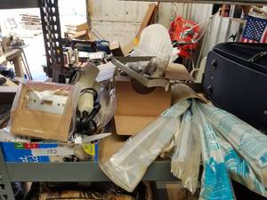 lot 182 image: Garage items