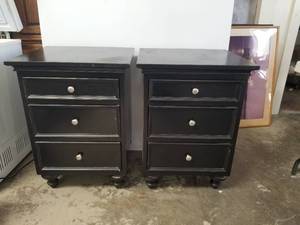 lot 121 image: Furniture