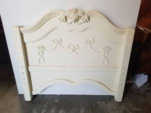 lot 98 image: Furniture