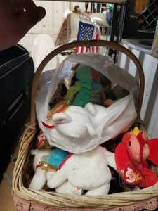 lot 184 image: Beanie babies lot