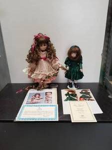 lot 41 image: Collectible Dolls