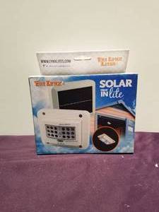 lot 53 image: LYNX SOLAR DROP-IN LITE 18-LED SOLAR POWERED LIGHT WITH MOTION SENSOR-#00035
