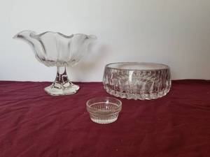 lot 64 image: Crystal Glass dishes
