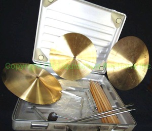 lot 41 image: Brass drum cymbal set with drum sticks and carry case
