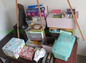 lot 194 image: Assorted office and stationary supplies as shown