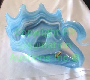 lot 238 image: Central glass company Old Hickory Glass hand blown swan dish