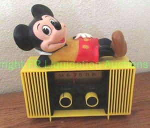 lot 240 image: Vintage mid century Mickey Mouse radio