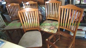 lot 262 image: Solid Meranti wood dining chairs as shown, bid is times the quantity of 5 (one is missing cushion seat)