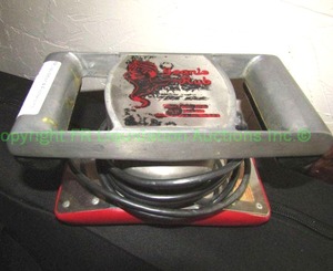 lot 55 image: Genie Rub professional massager