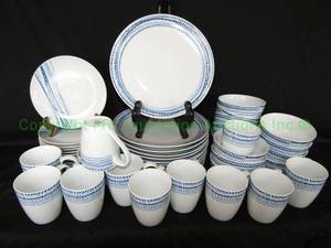 lot 82 image: Tabletops Gallery ceramic serving dish set