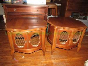 lot 156 image: Retro drum style end tables, Bid is times the quantity (Interior shelf needs reattached)