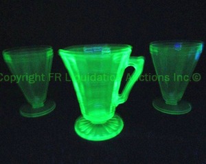 lot 215 image: Mid century uranium oxide depression glass cup and desert cups (3 cups total)
