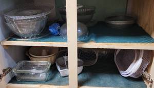 lot 84 image: Lot of baking dishes, platters and more as shown.