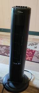 lot 107 image: Hawaiian Breeze tower fan model FZ-10-10N as shown.