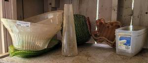 lot 140 image: Miscellaneous items as shown.
