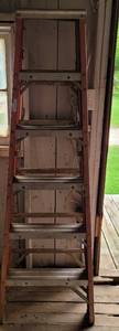 lot 147 image: 6-foot fiberglass ladder as shown.