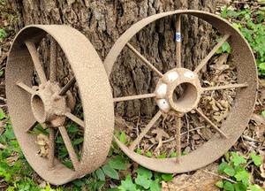 lot 153 image: Lot of 2 Vintage Wagon Wheels as shown. (Your Bid x2) Approx 20in diameter.