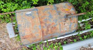 lot 161 image: Metal Feeder as shown.