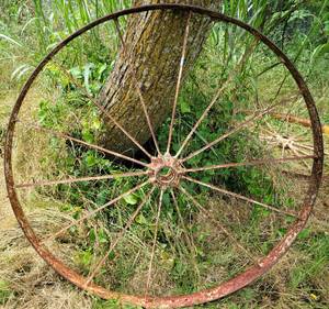 lot 166 image: Large Vintage Wagon Wheel as shown. Approx 45in diameter.