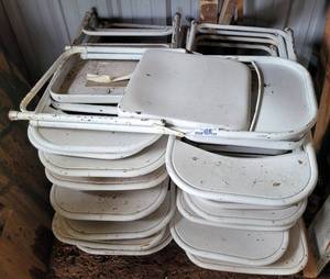 lot 199 image: Lot of 25 Metal Folding Chairs as shown. (Your Bid x25)