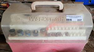 lot 237 image: Worksmith Polishing and Buffing Kit as shown.