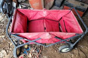 lot 273 image: Folding utility wagon as shown.