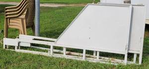 lot 275 image: Lot of 3 metal gates as shown.