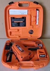 lot 2 image: PASLODE CORDLESS 30 DEGREES FRAMING NAILER 900420 IN STORAGECARRYING CASE AS SHOWN.