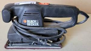 lot 21 image: BLACK & DECKER FINISHING SANDER MODEL 7448 TYPE 6 AS SHOWN.