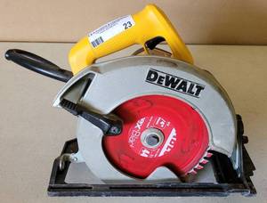 lot 23 image: DEWALT 7 14 CIRCULAR SAW WITH ELECTRIC BRAKE MODEL DW369 AS SHOWN.