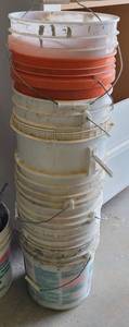 lot 49 image: LOT OF PLASTIC PAILS  BUCKETS AS SHOWN.