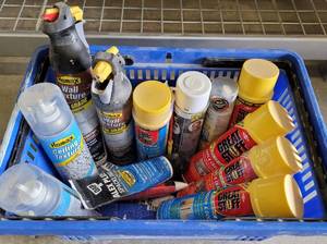 lot 51 image: BASKET LOT OF ASSORTED ITEMS INCLUDING CEILING  WALL TEXTURE, FLEX SEAL, GREAT STUFF FILLERS AND MORE AS SHOWN.