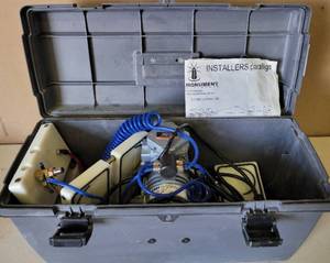 lot 62 image: GAST DIAPHRAGM VACUUM PUMP MODEL MOA-V169-AE IN STORAGECARRYING CASE AS SHOWN.