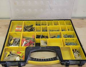 lot 71 image: MULTI-COMPARTMENT STORAGE BOX WITH CONTENTS AS SHOWN.