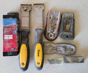 lot 85 image: LOT OF SCRAPERS AND BLADES AS SHOWN.
