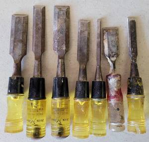 lot 86 image: LOT OF 7 CHISELS IN VARIOUS SIZES AS SHOWN. (YOUR BID X 7)