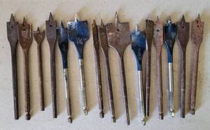 lot 87 image: LOT OF 15 SPADE DRILL BITS IN VARIOUS SIZES AS SHOWN. (YOUR BID X 15)