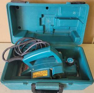 lot 102 image: MAKITA POWER PLANER 1900B AS SHOWN.