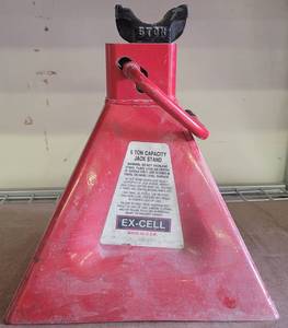 lot 118 image: EX-CELL 5-TON JACK STAND AS SHOWN.