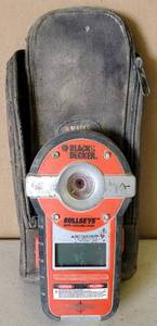 lot 159 image: BLACK & DECKER BULLSEYE BDL190S AUTO LEVELING LASER WITH STUD SENSOR AS SHOWN.