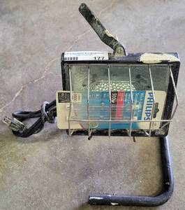 lot 177 image: HALOGEN WORK LIGHT AS SHOWN.