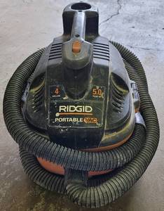 lot 192 image: RIDGID 4 GALLON PORTABLE VAC MODEL WD40700 AS SHOWN.