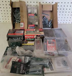 lot 194 image: LARGE LOT OF ASSORTED HARDWARE AS SHOWN.